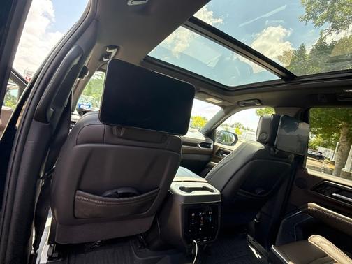 Onyx Black 2025 GMC Yukon Denali Ultimate