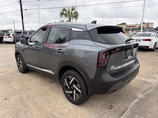 Gun Metallic 2026 Nissan Kicks SV