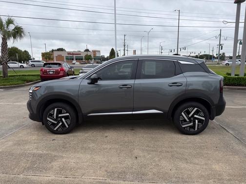 Gun Metallic 2026 Nissan Kicks SV