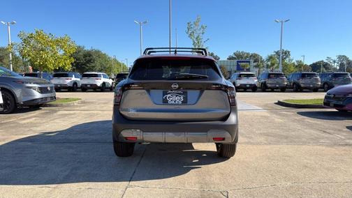 Gun Metallic/Scarlet Ember Tintcoat 2027 Nissan Kicks SV