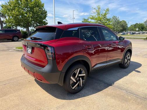 Scarlet Ember T 2026 Nissan Kicks SV
