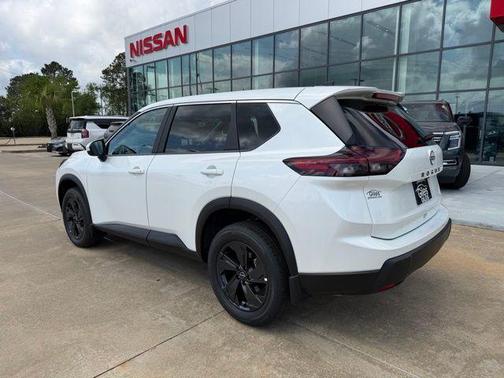 Everest White P 2026 Nissan Rogue SV