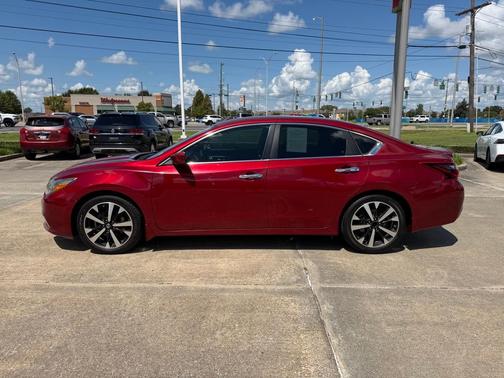 Scarlet Ember 2018 Nissan Altima 2.5 SR