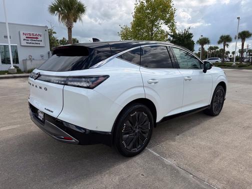 Everest White Pearl/Black 2025 Nissan Murano Platinum