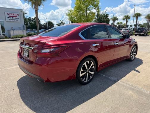 Scarlet Ember 2018 Nissan Altima 2.5 SR