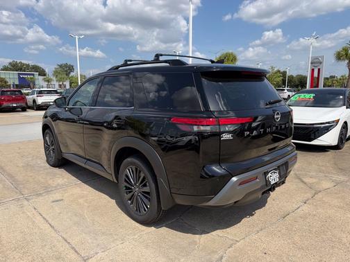 Super Black 2026 Nissan Pathfinder SL