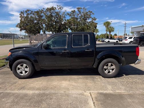 Super Black Metallic 2010 Nissan Frontier SE