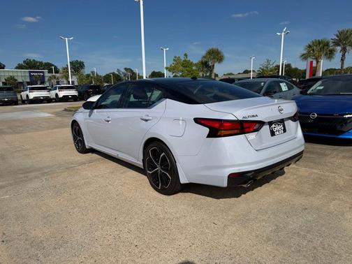 2t Gry Blk Roof 2026 Nissan Altima 2.5 SR