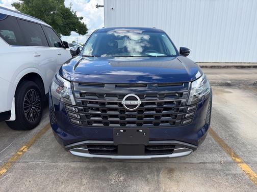Deep Ocean Blue Pearl 2026 Nissan Pathfinder Platinum