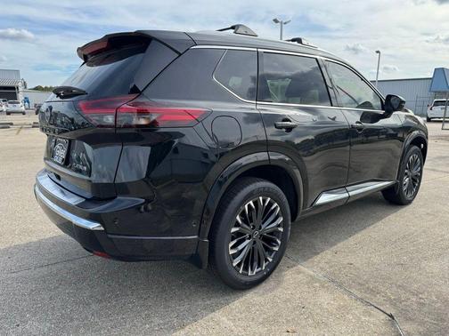 2025 Nissan Rogue Platinum