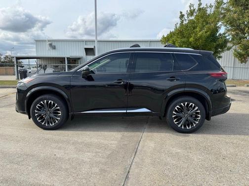 2025 Nissan Rogue Platinum