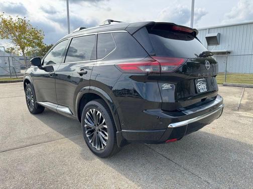 2025 Nissan Rogue Platinum