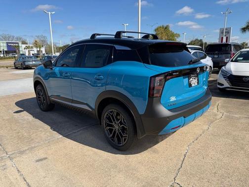 2t Ice Blk Roof 2026 Nissan Kicks SR