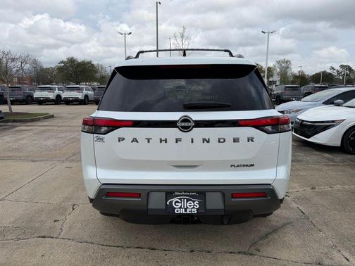 2026 Nissan Pathfinder Platinum