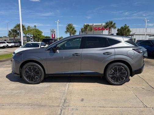 Gun Metallic 2026 Nissan Murano Platinum