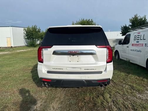 White Frost Tricoat 2021 GMC Yukon XL Denali
