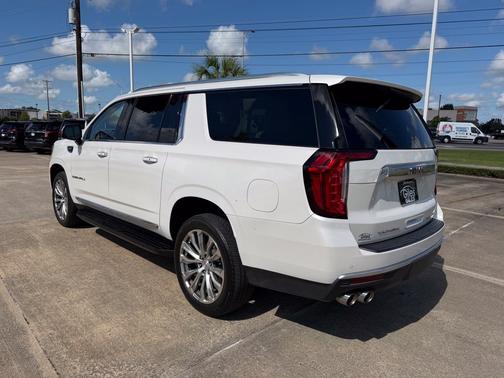 White Frost Tricoat 2021 GMC Yukon XL Denali