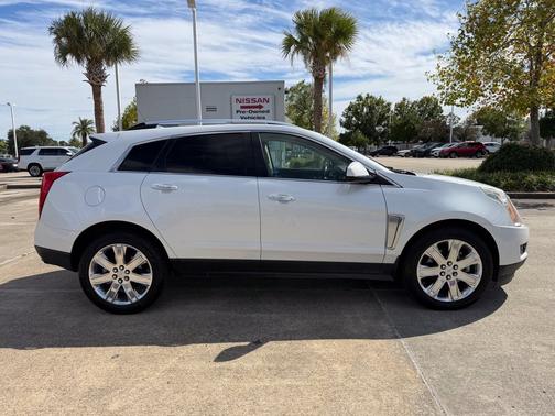 Platinum Ice Tricoat 2016 Cadillac SRX Performance Collection