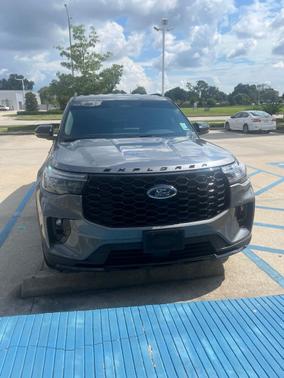 Gray Metallic 2025 Ford Explorer ST-Line 4WD