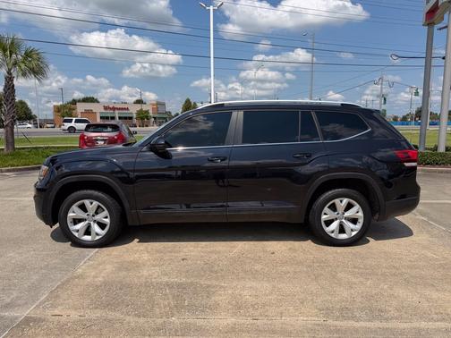 Deep Black 2019 Volkswagen Atlas 3.6L SE