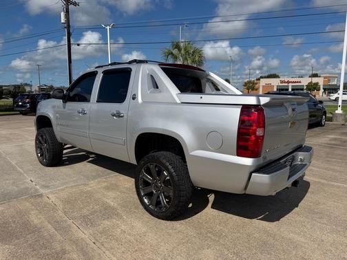 Silver Ice Metallic 2013 Chevrolet Avalanche LT