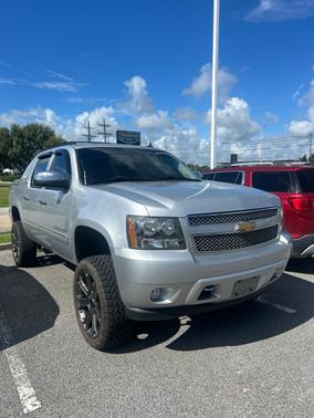 Silver Ice Metallic 2013 Chevrolet Avalanche LT