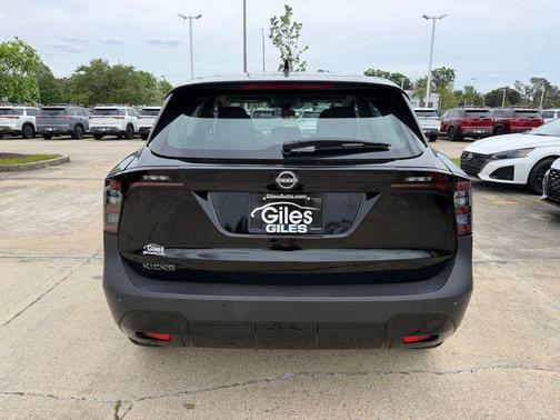 Super Black 2026 Nissan Kicks S