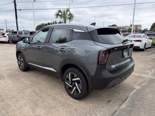 Gun Metallic 2026 Nissan Kicks SV