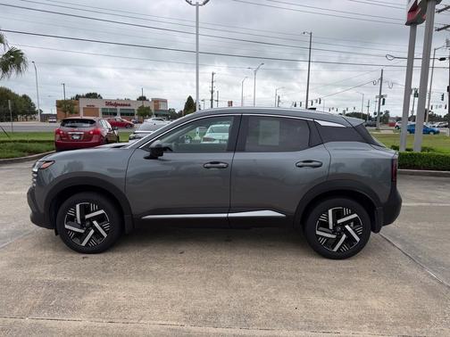 Gun Metallic 2026 Nissan Kicks SV