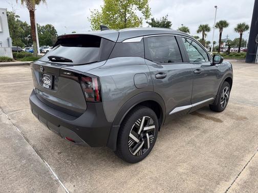Gun Metallic 2026 Nissan Kicks SV