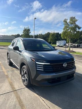 Gun Metallic 2026 Nissan Kicks SV