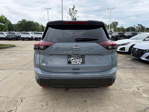 Boulder Gray Metallic 2026 Nissan Rogue SV