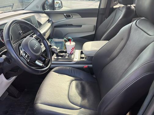Aurora Black 2022 Kia Carnival LXS