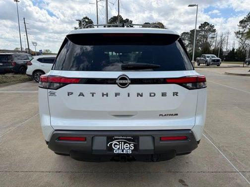 2026 Nissan Pathfinder Platinum