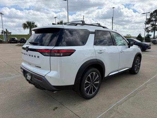 2026 Nissan Pathfinder Platinum