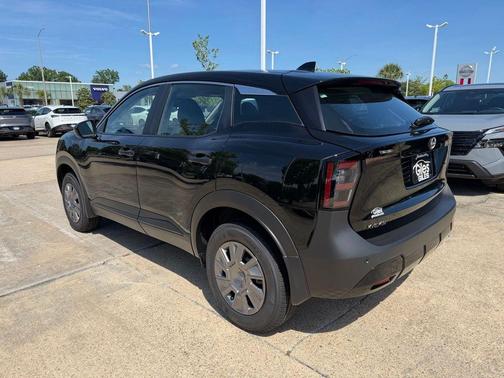 Super Black 2026 Nissan Kicks S