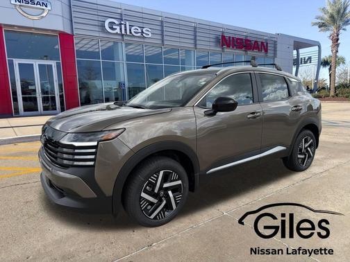 Canyon Bronze M 2026 Nissan Kicks SV