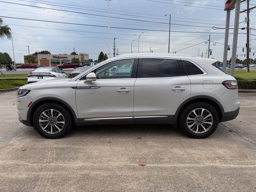 Pearl Metallic 2022 Lincoln Nautilus Standard