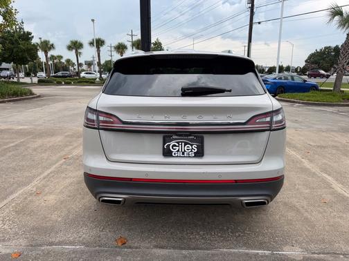 Pearl Metallic 2022 Lincoln Nautilus Standard