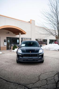 2022 Porsche Macan Sport Utility 4D