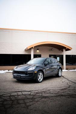 2022 Porsche Macan Sport Utility 4D
