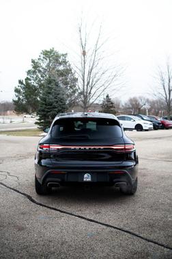 2022 Porsche Macan Sport Utility 4D