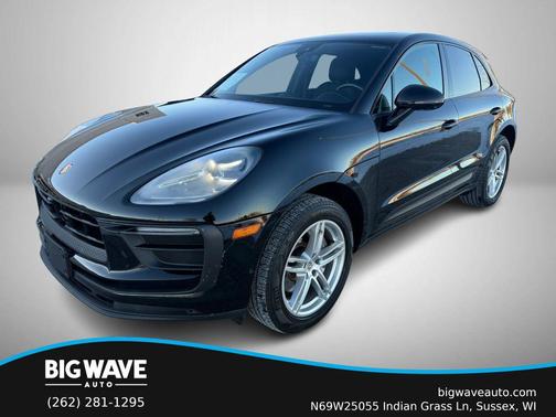 2022 Porsche Macan Sport Utility 4D