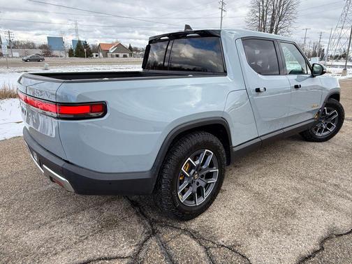 2023 Rivian R1T Adventure Quad Motor Large Pack
