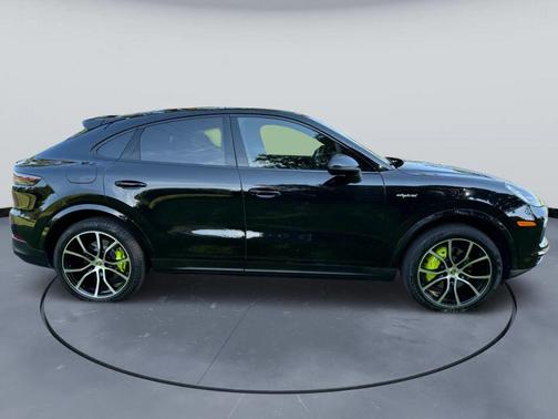 2022 Porsche Cayenne S