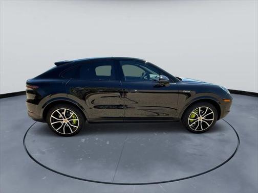 2022 Porsche Cayenne E-Hybrid S