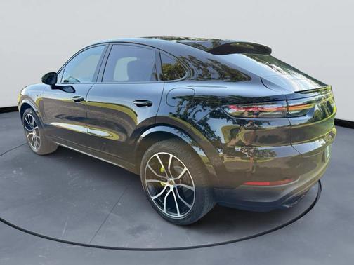 2022 Porsche Cayenne S