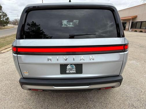 LA Silver 2024 Rivian R1S Adventure Quad Motor Large Pack