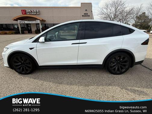 2023 Tesla Model X Standard Sport Utility 4D