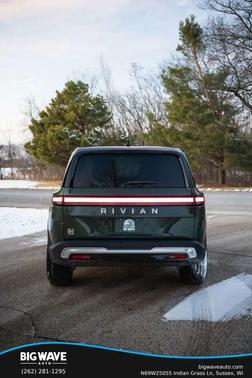 2023 Rivian R1S Adventure